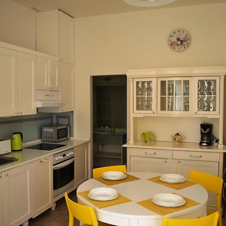 Sunflower 2Bdr Flat By Ruterra Prague Luaran gambar