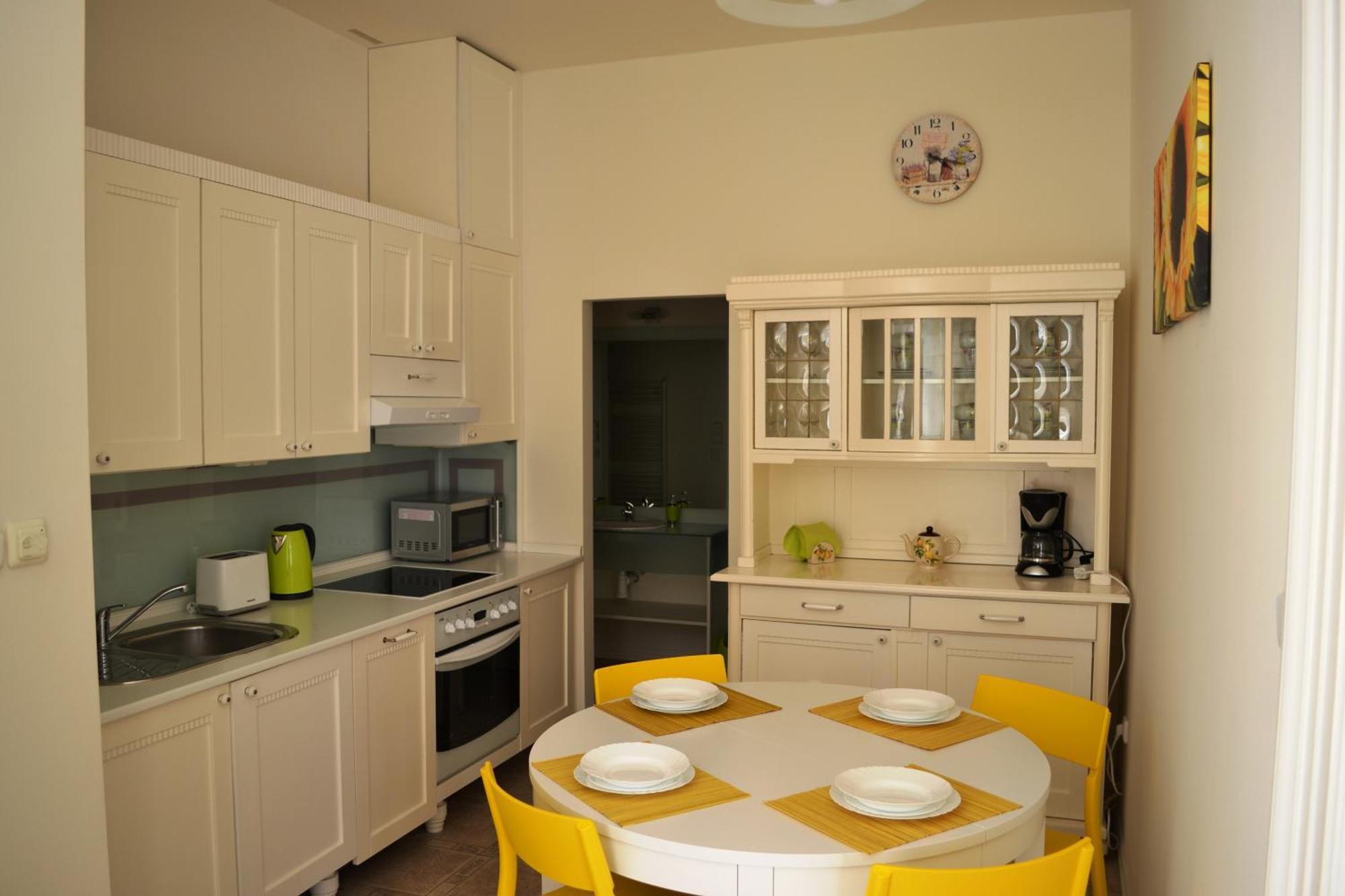 Sunflower 2Bdr Flat By Ruterra Prague Luaran gambar