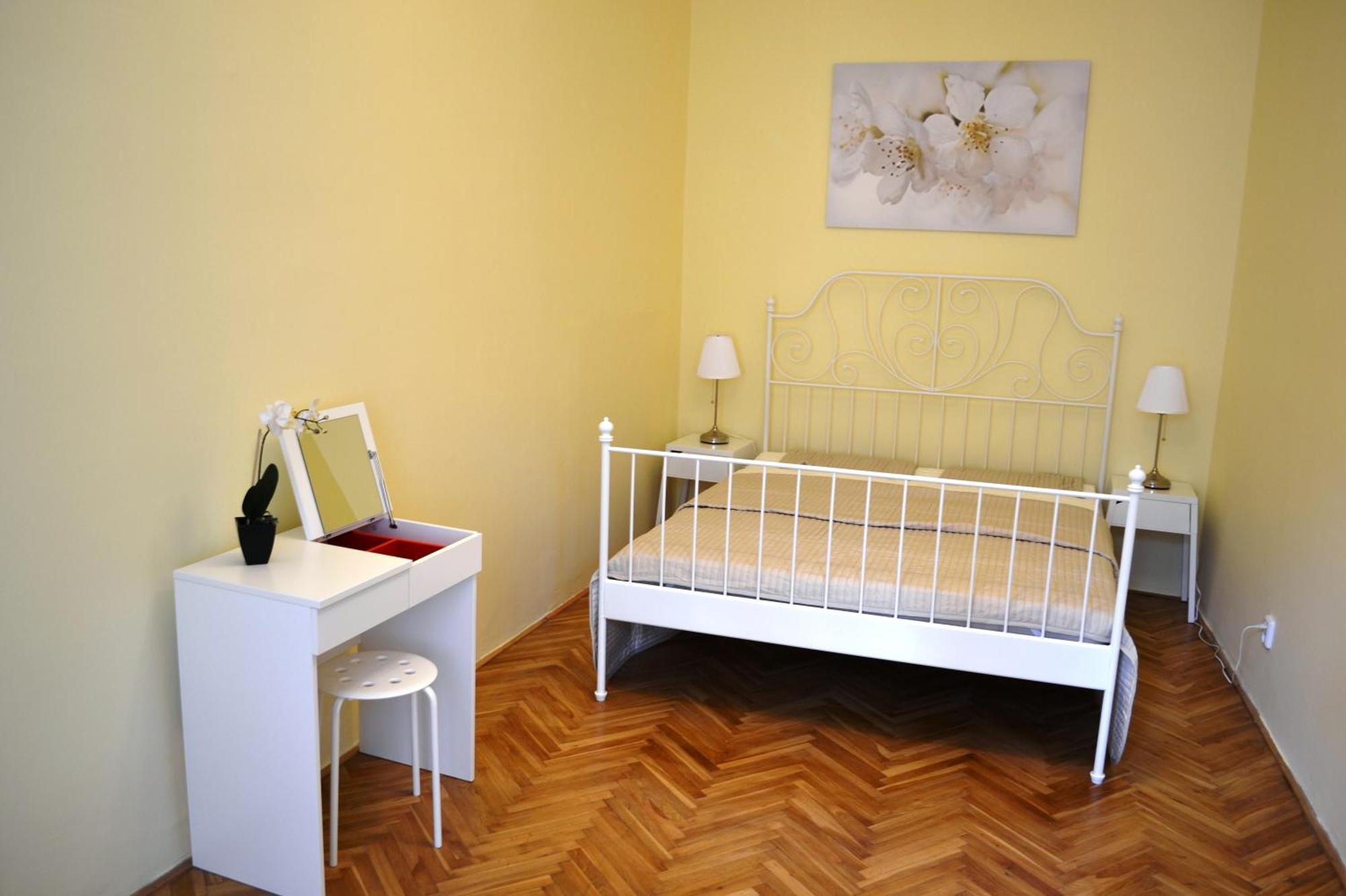 Sunflower 2Bdr Flat By Ruterra Prague Luaran gambar