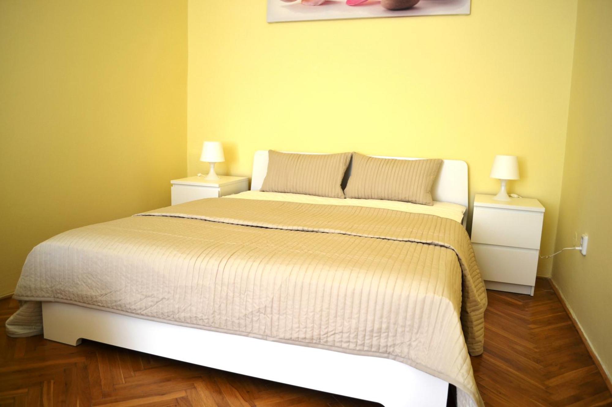 Sunflower 2Bdr Flat By Ruterra Prague Luaran gambar