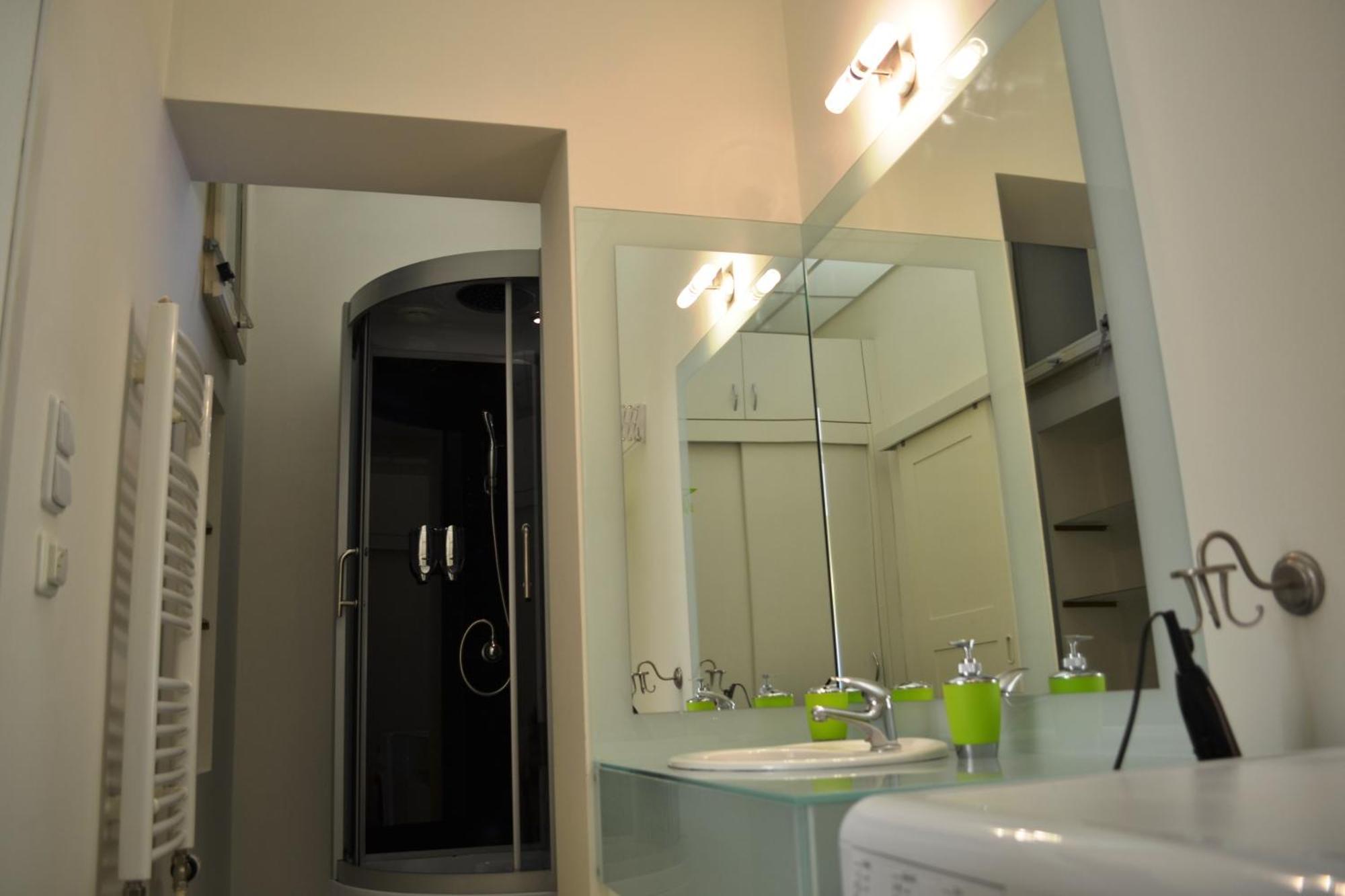 Sunflower 2Bdr Flat By Ruterra Prague Luaran gambar