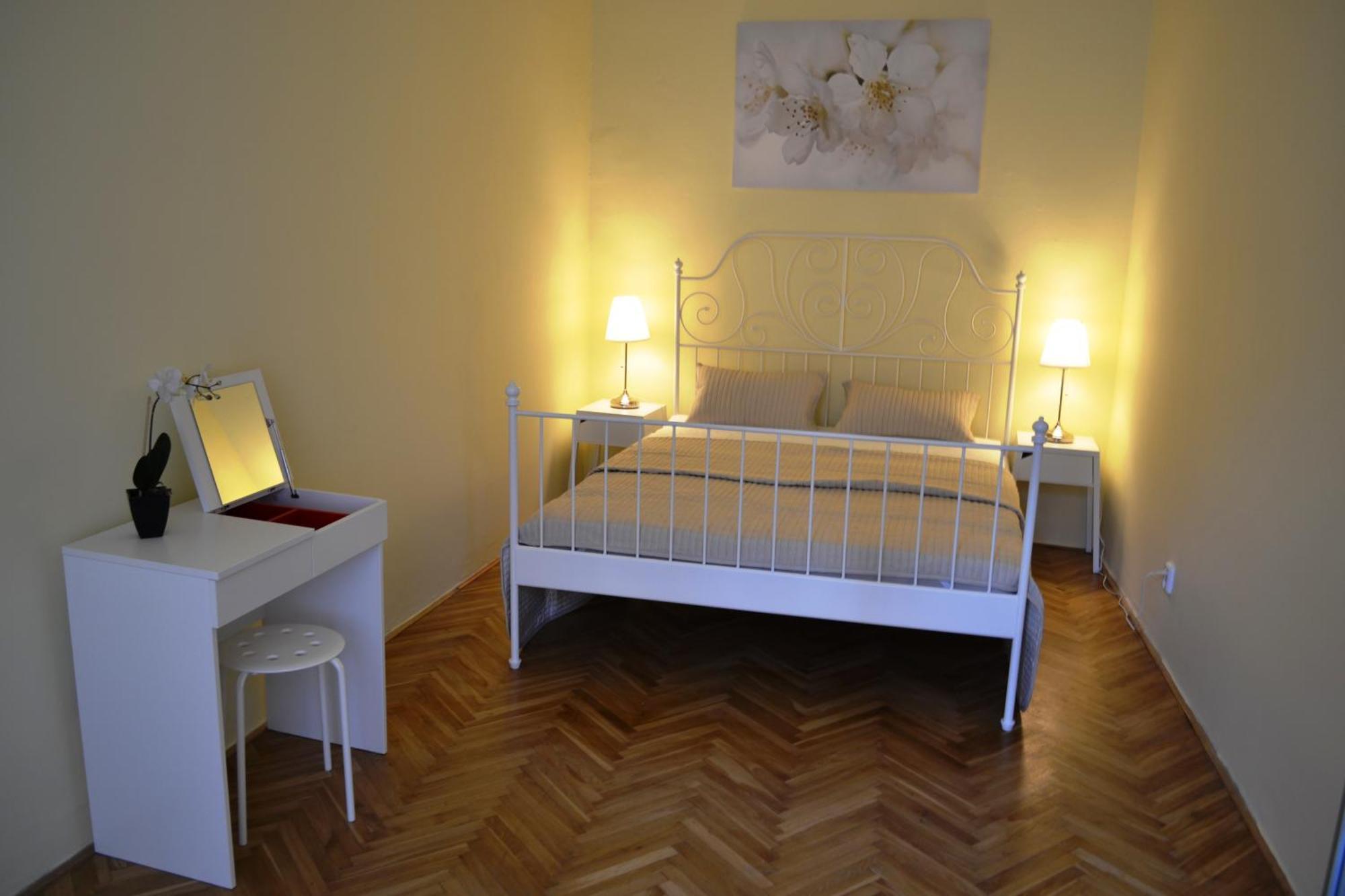 Sunflower 2Bdr Flat By Ruterra Prague Luaran gambar